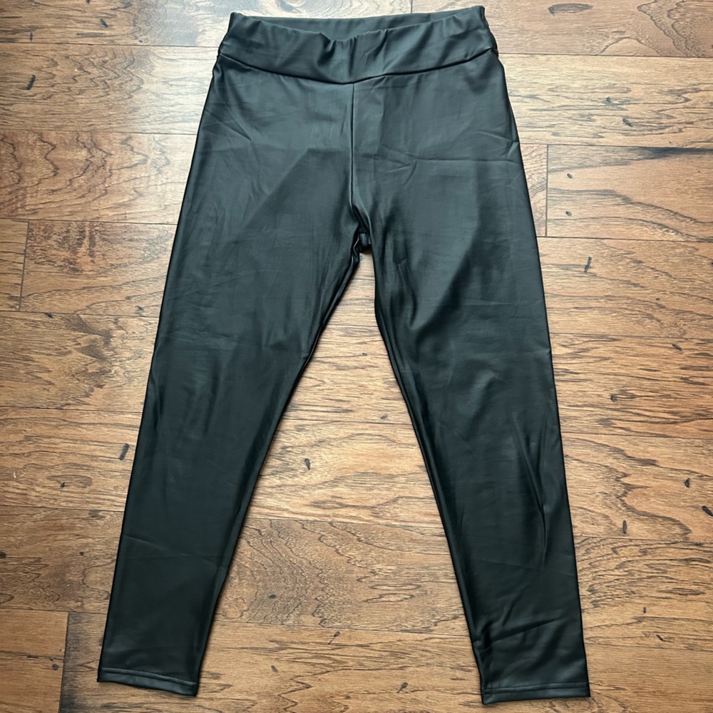 Like leather leggings large, buttery soft
